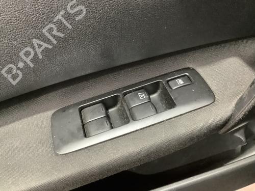 Used Switch Switch NISSAN QASHQAI I (J10, NJ10) 1.6 (114 hp) 40062892 40062892