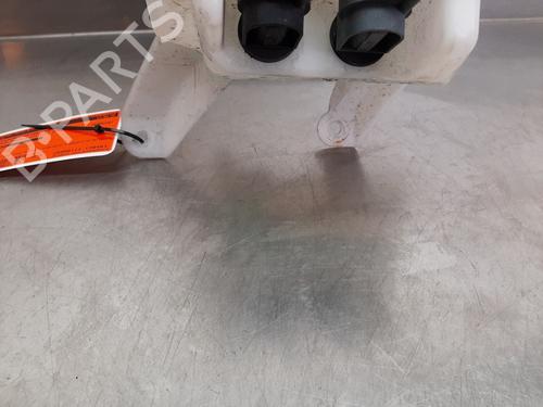 Windscreen washer tank TOYOTA YARIS (_P13_) 1.0 (KSP130_, KSP130) | BP23573279C113 