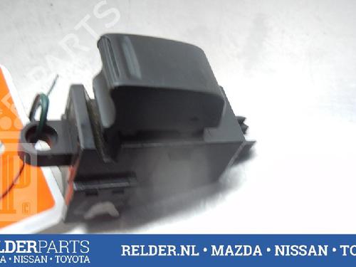 Used Switch NISSAN PRIMERA (P12) 2.2 Di (126 hp) 22136220