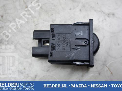 Used Switch TOYOTA COROLLA (_E12_) 1.6 VVT-i (ZZE121_, ZZE121R) (110 hp) 22145831