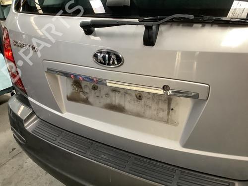 Tailgate handle KIA SORENTO I (JC) 3.5 V6 4WD | BP29698527C132 