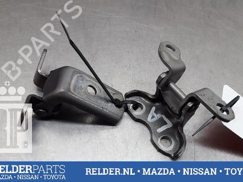 Used Hinge/Door check strap TOYOTA YARIS (_P13_) 1.5 Hybrid (NHP130_, NHP130) (101 hp) 22160408