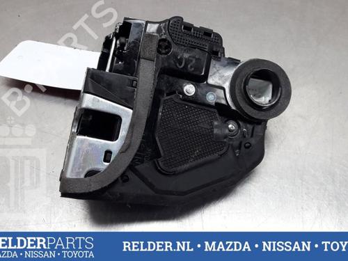 Used Rear right lock TOYOTA RAV 4 III (_A3_) 2.2 D 4WD (ALA30_, ALA30R) (177 hp) 22160129