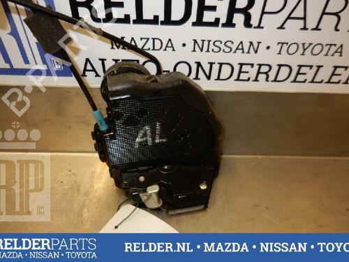 Used Rear left lock TOYOTA RAV 4 III (_A3_) 2.2 D 4WD (ALA30_, ALA30R) (177 hp) 22139831