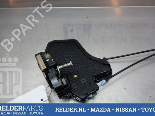 Used Rear right lock TOYOTA COROLLA Verso (_E12_) 1.6 VVT-i (ZZE121_, ZZE121R) (110 hp) 22150518