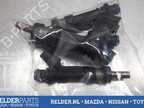 Spreder / Dyse TOYOTA YARIS (_P13_) 1.3 (NSP130_, NSP130) (99 hp) 22160583