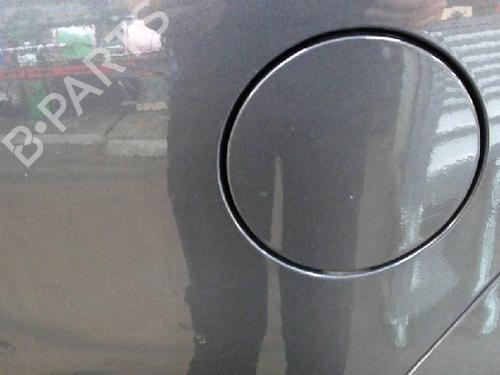 Używane Klapa wlewu paliwa TOYOTA YARIS (_P9_) 1.4 D-4D (NLP90_, NLP90R) (90 hp) 22148942
