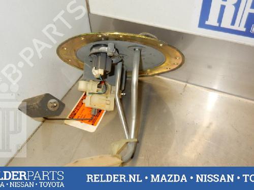 Used Fuel pump TOYOTA AVENSIS (_T22_) 2.0 D-4D (CDT220_, CDT220R) (110 hp) 22135134