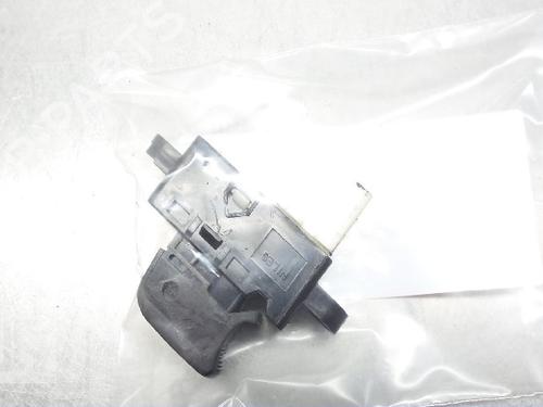 Used Switch NISSAN MICRA III (K12) 1.2 16V (80 hp) 22151663