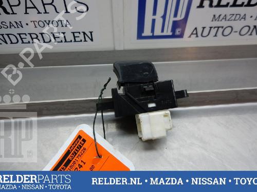 Used Switch NISSAN ALMERA TINO (V10) 2.2 dCi (112 hp) 22147548