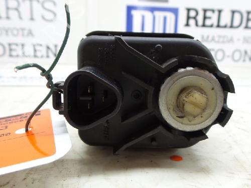 Used Headlight adjuster motor TOYOTA RAV 4 II (_A2_) 1.8 (ZCA25_, ZCA26_, ZCA25W, ZCA26W) (125 hp) 22148394