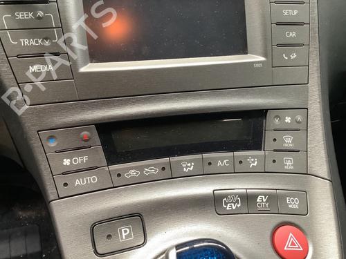 Used Climate control Climate control 38421357 38421357