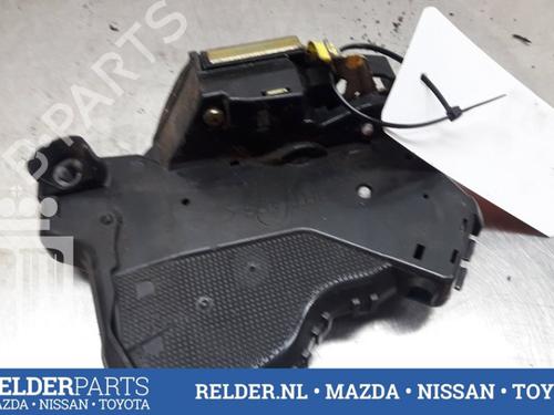 Used Front left lock TOYOTA AVENSIS Estate (_T25_) 2.0 VVT-i (AZT250_, AZT250R) (147 hp) 22157961