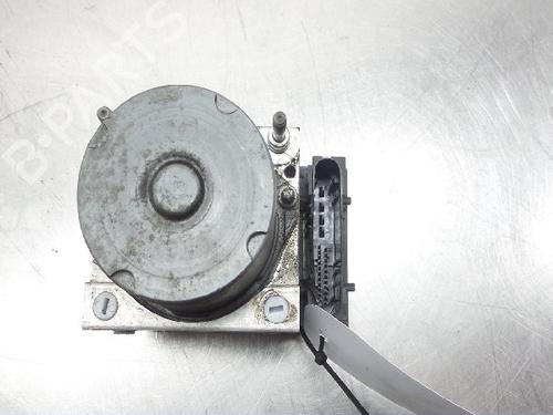 Used ABS pump NISSAN PRIMERA Estate (WP12) 2.0 (140 hp) 22152030