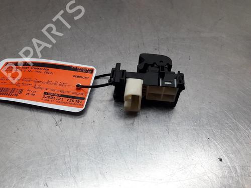 Used Switch TOYOTA YARIS (_P13_) 1.5 Hybrid (NHP130_, NHP130) (101 hp) 22164911