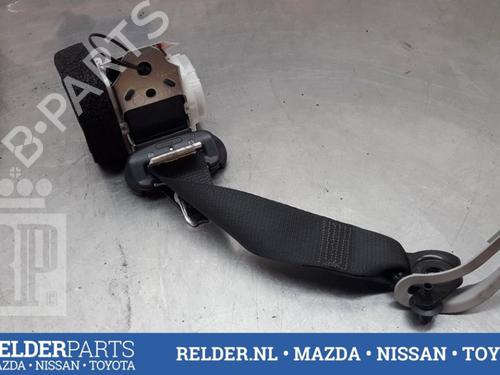 Used Rear center seatbelt TOYOTA YARIS (_P13_) 1.5 Hybrid (NHP130_, NHP130) (101 hp) 22161012
