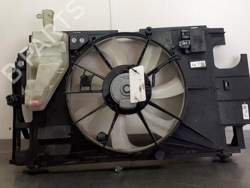 Used Radiator fan Radiator fan TOYOTA YARIS (_P13_) 1.5 Hybrid (NHP130_, NHP130) (101 hp) 33687082 33687082