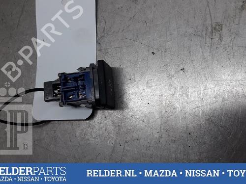 Used Switch TOYOTA YARIS (_P13_) 1.5 Hybrid (NHP130_) (101 hp) 22161349
