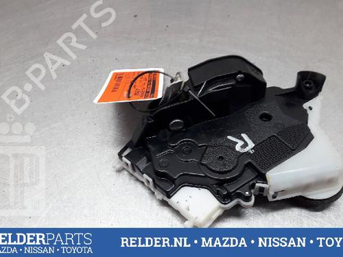 Used Front right lock TOYOTA YARIS (_P13_) 1.0 (KSP130_, KSP130) (69 hp) 22156869