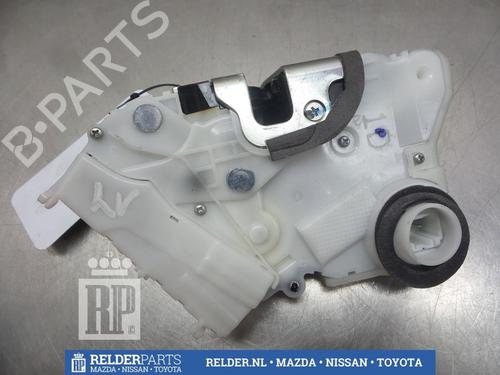 Front left lock TOYOTA YARIS (_P13_) 1.3 (NSP130_, NSP130) | BP22154813C98 