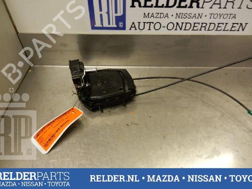 Used Rear right lock TOYOTA YARIS (_P13_) 1.4 D (NLP130_, NLP130) (90 hp) 22144077