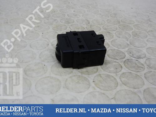 Used Switch NISSAN MICRA III (K12) 1.2 16V (65 hp) 22142261