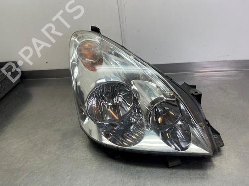 Phare droit TOYOTA COROLLA Verso (ZER_, ZZE12_, R1_) 1.8 (ZNR11_, ZNR11R) (129 hp) 32985460