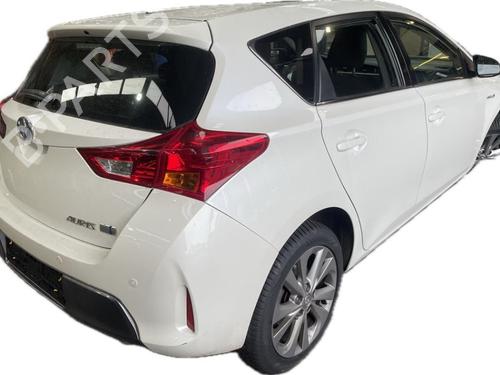 Used Rear axle TOYOTA AURIS (_E18_) 1.8 Hybrid (ZWE186_, ZWE186R) (136 hp) 29812300