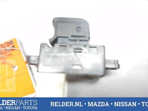 Used Switch NISSAN MICRA III (K12) 1.2 16V (80 hp) 22145463