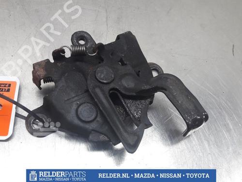 Used Hood lock TOYOTA YARIS (_P9_) 1.4 D-4D (NLP90_, NLP90R) (90 hp) 22154689