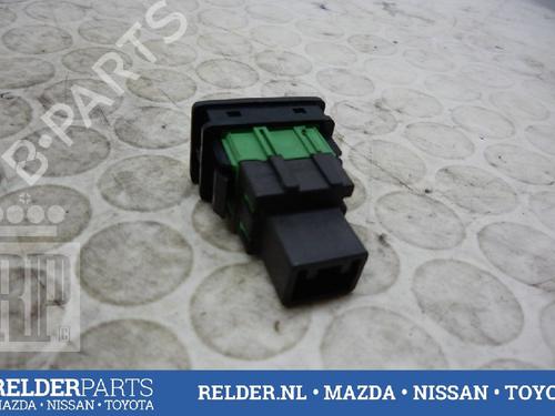 Used Switch TOYOTA YARIS (_P13_) 1.4 D (NLP130_, NLP130) (90 hp) 22144080