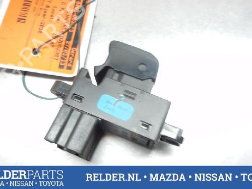 Used Switch NISSAN NOTE (E11, NE11) 1.5 dCi (90 hp) 22142913
