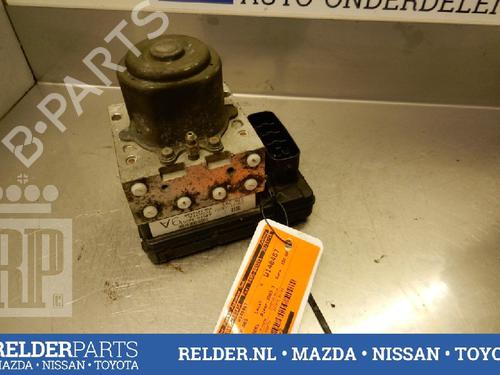 Used Electronic module TOYOTA AVENSIS VERSO (_M2_) 2.0 D (CLM20_, CLM20R) (116 hp) 22147702