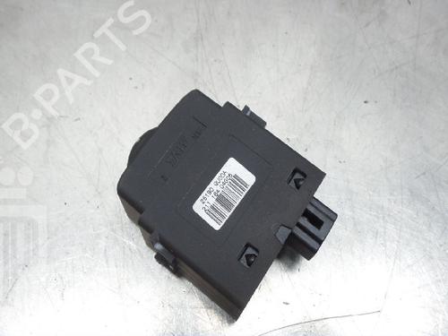 Used Switch NISSAN NOTE (E11, NE11) 1.6 (110 hp) 22153546