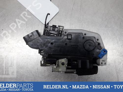 Used Front left lock NISSAN MICRA IV (K13K, K13KK) 1.2 (80 hp) 22160274