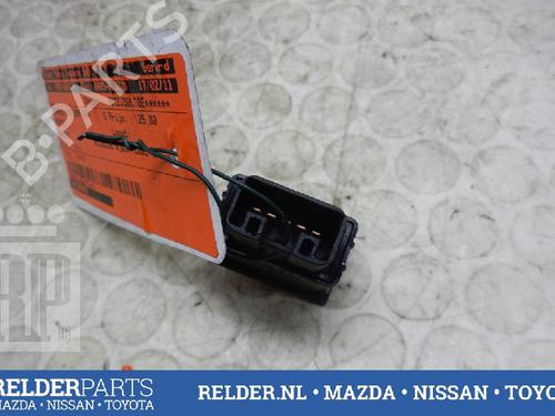 Switch TOYOTA AVENSIS Estate (_T25_) 2.0 VVT-i (AZT250_, AZT250R) | BP22137281I30 