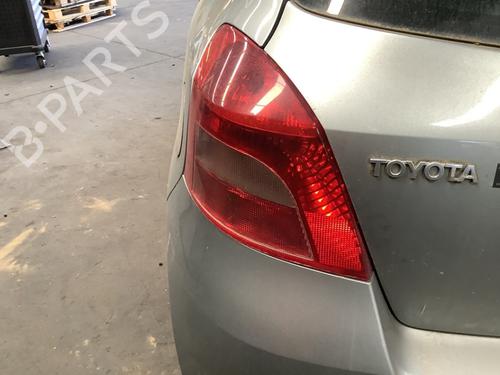 Venstre Baklys Venstre Baklys TOYOTA YARIS (_P9_) 1.3 VVT-i (SCP90_, SCP90R) (87 hp) 34574214 34574214