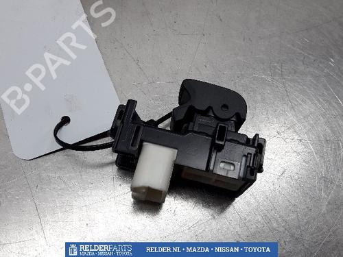 Used Switch TOYOTA YARIS (_P13_) 1.0 (KSP130_, KSP130) (69 hp) 22157212