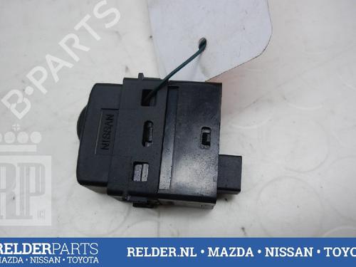 Used Switch NISSAN MICRA III (K12) 1.2 16V (65 hp) 22137472