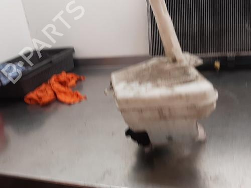 Windscreen washer tank TOYOTA YARIS (_P9_) 1.0 VVT-i (KSP90_, KSP90R) | BP29698422C113 