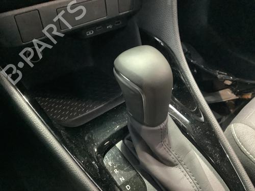 Used Shift knob Shift knob TOYOTA YARIS (_P21_, _PA1_, _PH1_) 1.5 Hybrid (MXPH10, MXPH11) (116 hp) 30052240 30052240