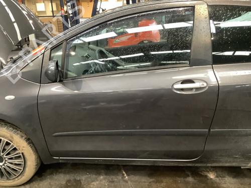 Used Left front door TOYOTA YARIS (_P9_) 1.33 VVT-i (NSP90_, NSP90R) (100 hp) 22169815
