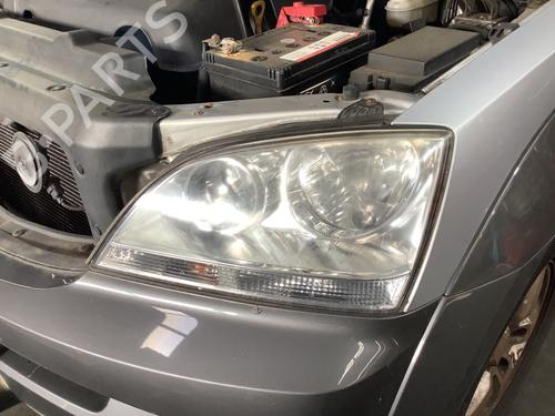 Left headlight KIA SORENTO I (JC) 3.5 V6 4WD | BP29698436C28 