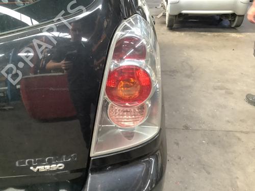 Fanale posteriore destro Fanale posteriore destro TOYOTA COROLLA Verso (ZER_, ZZE12_, R1_) 1.8 (ZNR11_, ZNR11R) (129 hp) 36222179 36222179