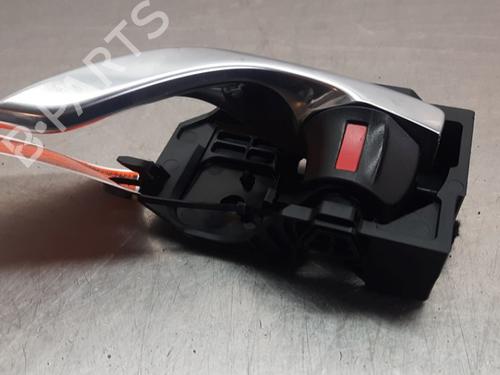 Puxador exterior trás esquerdo Puxador exterior trás esquerdo MAZDA CX-3 (DK) 2.0 SKYACTIV-G (DK5W, DK6W) (120 hp) 34182831 34182831