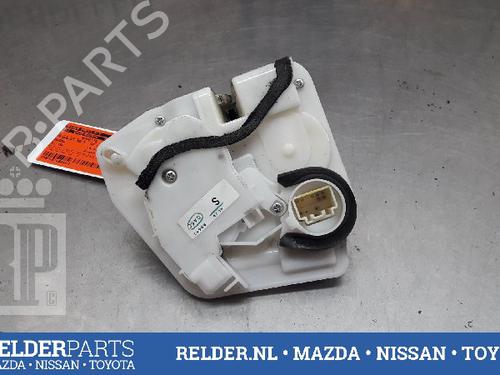 Used Rear left lock MAZDA 2 Hatchback (DL, DJ) 1.5 SKYACTIV-G (90 hp) 22160739