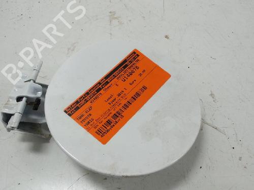 Używane Klapa wlewu paliwa TOYOTA YARIS (_P9_) 1.0 VVT-i (KSP90_, KSP90R) (69 hp) 22147860