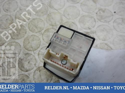 Used Mirror switch TOYOTA AVENSIS Saloon (_T25_) 2.0 D-4D (CDT250_, CDT250R) (116 hp) 22135929