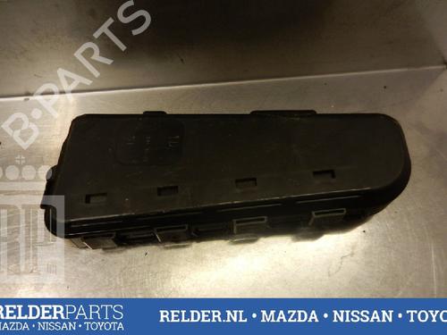 other-nissan-primera-hatchback-p12-18-2002-22143158 main image