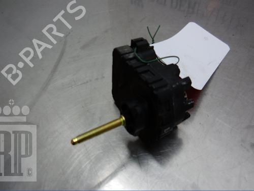 Used Headlight adjuster motor TOYOTA AVENSIS VERSO (_M2_) 2.0 D (CLM20_, CLM20R) (116 hp) 22151048